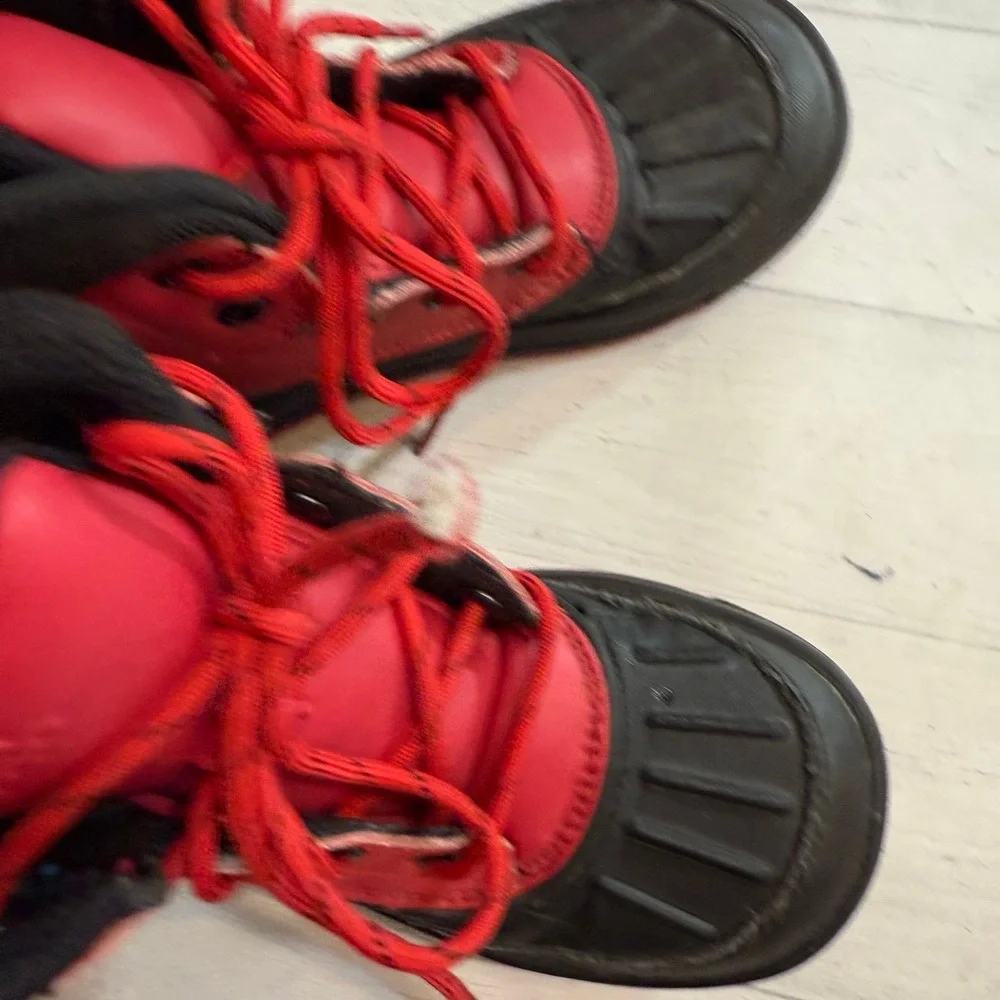 Nike ACG Woodside 2 High Boots little kids Size 13 red Black‎ 524873-601